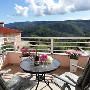  Apartment Lovely Branko With Balcony And Parking Kroatien